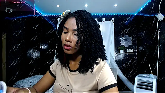 Snapshot of Hillary_queen chatting on September 13, 2025, 12:38 pm Hillary queen online show from September 13, 2025, 12:38 pm