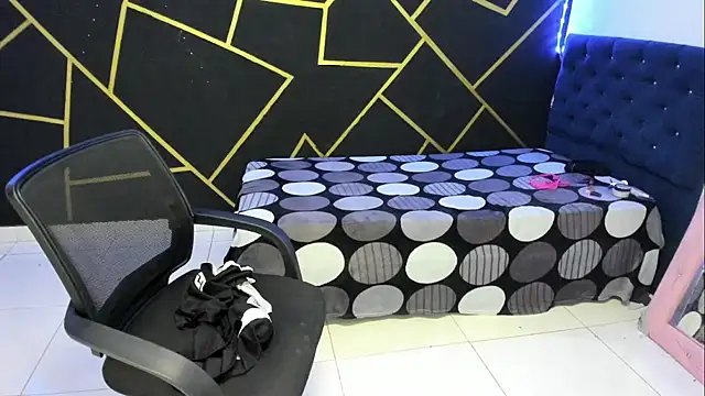 JANER 03 online show from January 14, 2025, 5:23 pm