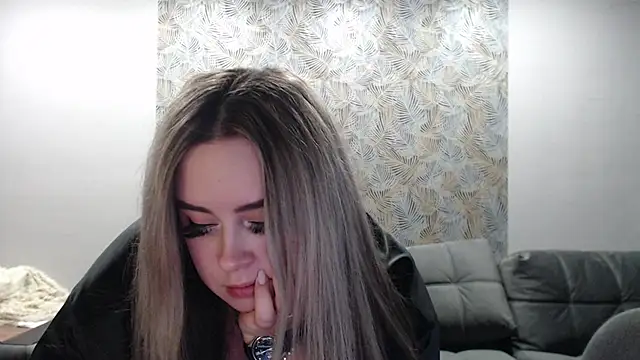 TiffaniYW online show from December 26, 2024, 10:09 pm