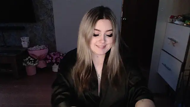 TiffaniYW online show from January 14, 2025, 7:32 pm