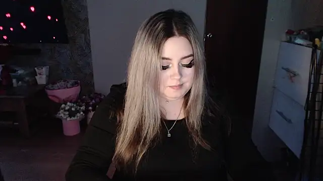 TiffaniYW online show from January 17, 2025, 8:11 pm