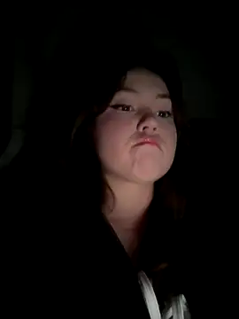 Snapshot of Peachy_Dream chatting on October 7, 2025, 6:05 pm Peachy Dream online show from October 7, 2025, 6:05 pm