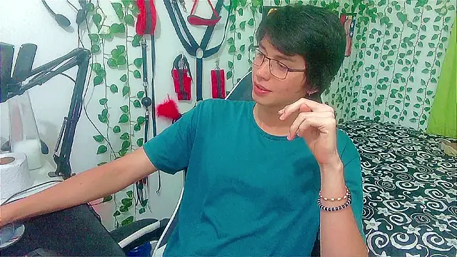 Snapshot of Andy_gray chatting on February 22, 2026, 3:54 pm Andy gray online show from February 22, 2026, 3:54 pm