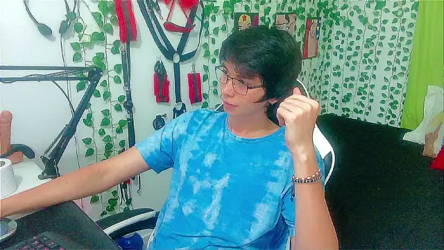 Snapshot of Andy_gray chatting on March 1, 2026, 4:42 pm Andy gray online show from March 1, 2026, 4:42 pm