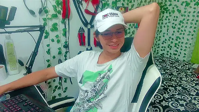 Snapshot of Andy_gray chatting on March 15, 2026, 1:06 pm Andy gray online show from March 15, 2026, 1:06 pm