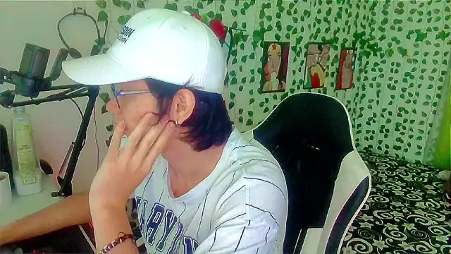 Snapshot of Andy_gray chatting on March 16, 2026, 5:06 pm Andy gray online show from March 16, 2026, 5:06 pm