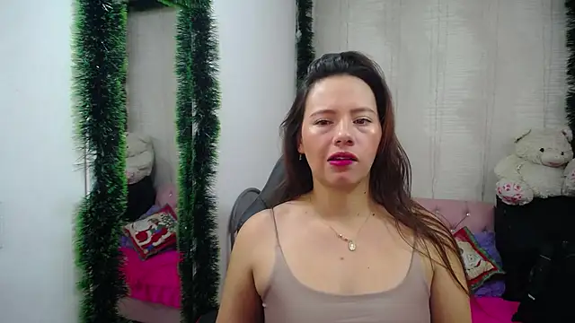 lauraguzman online show from December 24, 2024, 3:05 am