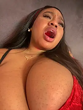 Snapshot of ailynBlaze chatting on February 16, 2025, 12:41 am ailynBlaze online show from February 16, 2025, 12:41 am