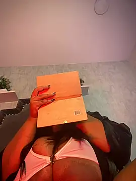 Snapshot of ailynBlaze chatting on February 25, 2025, 6:09 pm ailynBlaze online show from February 25, 2025, 6:09 pm