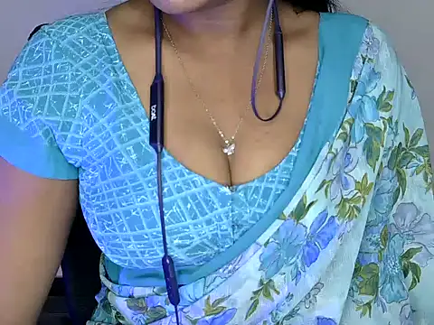 shila20 online show from February 4, 2025, 3:22 am