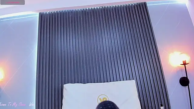 stephany roses  online show from January 13, 2025, 7:53 pm