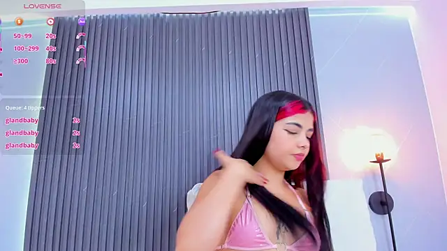 stephany roses  online show from February 20, 2025, 7:08 pm