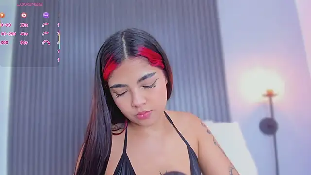 stephany roses  online show from March 1, 2025, 7:37 pm