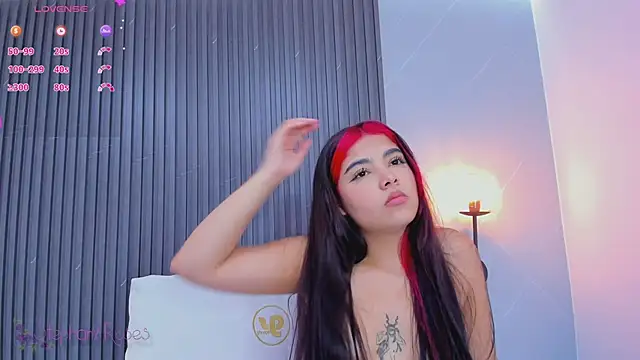 stephany roses  online show from March 19, 2025, 1:43 am