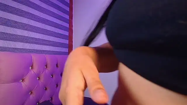 Snapshot of Maeena chatting on March 26, 2026, 1:44 am Maeena online show from March 26, 2026, 1:44 am