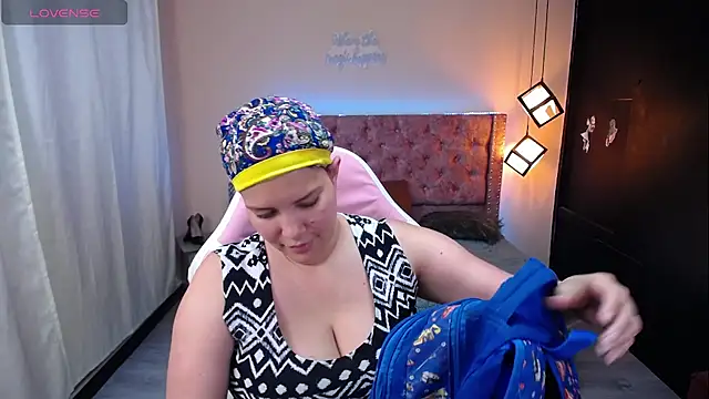brithany smiith  online show from March 3, 2025, 2:36 am
