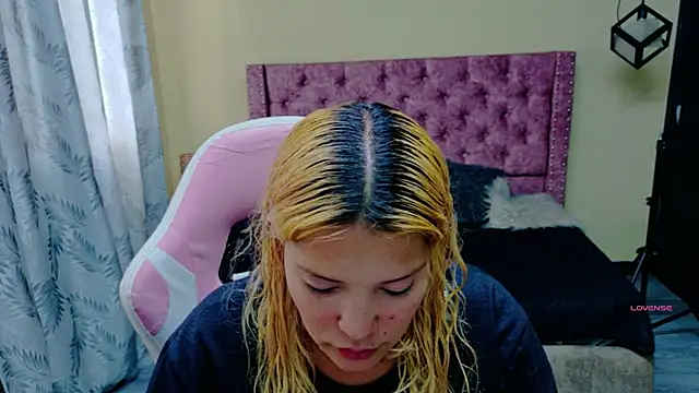 brithany smiith  online show from May 7, 2026, 2:55 pm