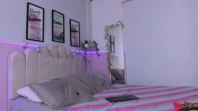 Camile Diazzz online show from February 5, 2025, 2:16 pm