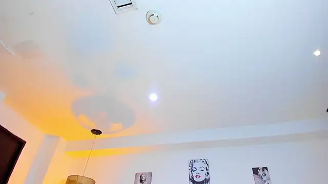 NathalyDaniels online show from February 25, 2025, 5:58 pm