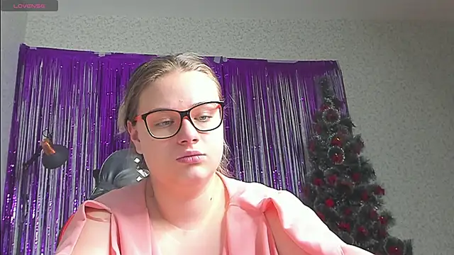 Seductive She Wolf online show from December 25, 2024, 6:41 pm