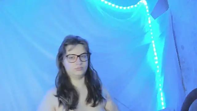 Seductive She Wolf online show from May 17, 2026, 6:44 am