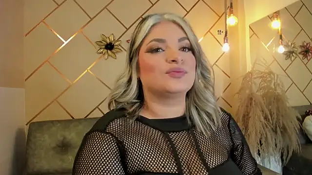 marianeporter   online show from December 14, 2025, 12:05 am