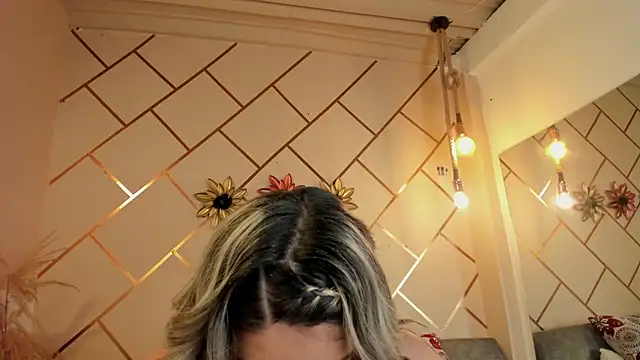 marianeporter   online show from March 21, 2026, 5:01 am