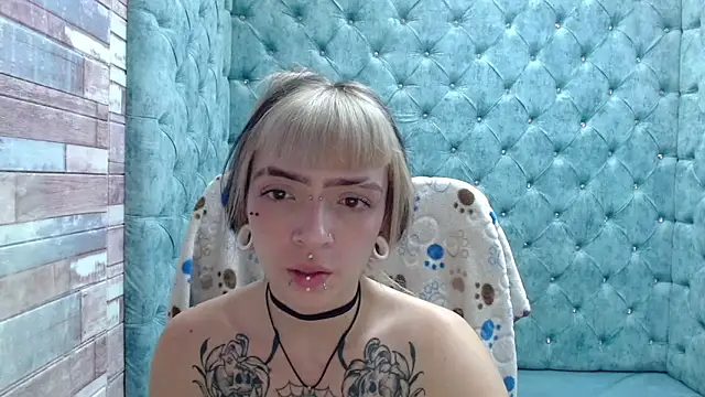 Snapshot of Samantha_Smiith chatting on October 16, 2025, 3:40 am Samantha Smiith online show from October 16, 2025, 3:40 am