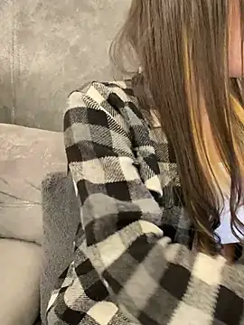 AbyThompson online show from January 22, 2025, 11:32 pm