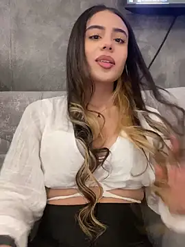 AbyThompson online show from January 29, 2025, 9:39 pm