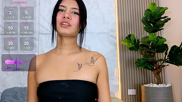 LaurenRodriiguez online show from June 15, 2026, 12:51 pm