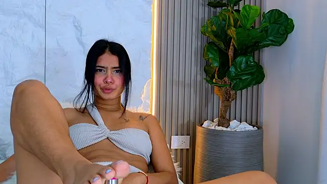 LaurenRodriiguez online show from August 6, 2026, 12:40 pm