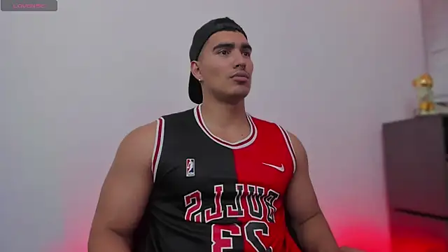 JamesGraay online show from November 6, 2025, 7:04 pm