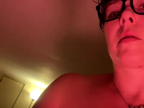 KatieBARBiE98 online show from November 26, 2025, 11:06 pm