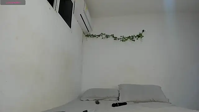 ashley lemus online show from May 2, 2026, 1:32 am