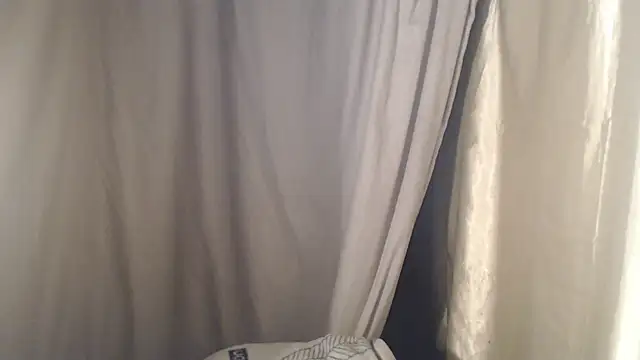 Snapshot of 1BECHA1 chatting on October 5, 2025, 3:32 pm 1BECHA1 online show from October 5, 2025, 3:32 pm