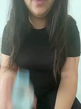 Snapshot of yassminsexy22 chatting on November 7, 2025, 11:43 am yassminsexy22 online show from November 7, 2025, 11:43 am