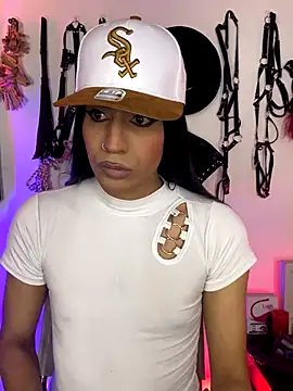 Snapshot of akinoro_ chatting on November 16, 2025, 4:56 pm akinoro online show from November 16, 2025, 4:56 pm