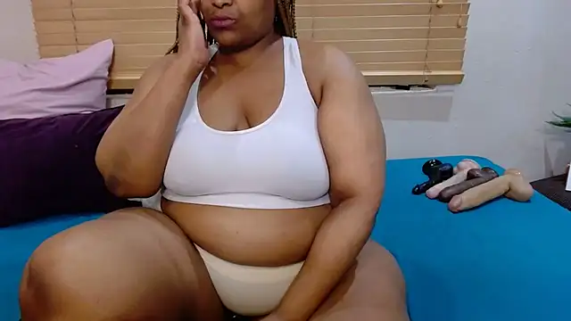 Snapshot of HotCurvyAssx38 chatting on September 22, 2025, 7:54 am HotCurvyAssx38 online show from September 22, 2025, 7:54 am