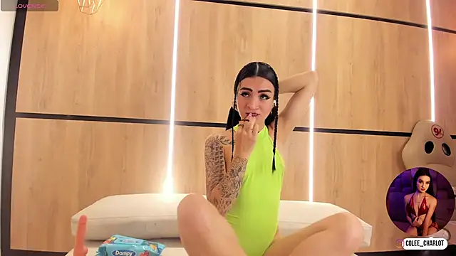 charlotte colee online show from November 7, 2025, 11:54 am