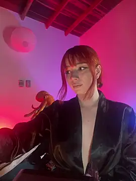 sweeet peach online show from March 22, 2026, 2:37 am