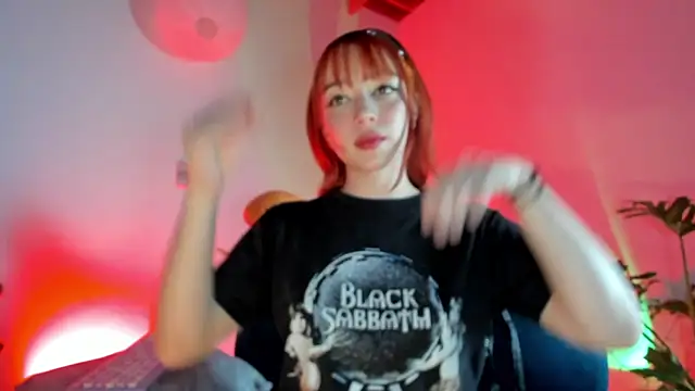 sweeet peach online show from March 24, 2026, 3:44 am