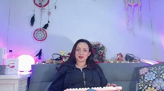 catalinamommyx online show from December 28, 2024, 1:59 pm