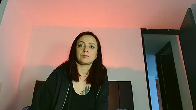 catalinamommyx online show from September 14, 2025, 2:05 pm