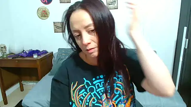 catalinamommyx online show from June 19, 2026, 12:37 am