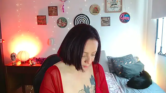 catalinamommyx online show from June 21, 2026, 10:01 pm