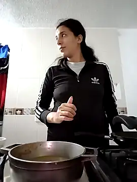 Snapshot of Bonny_Klote chatting on January 17, 2025, 1:57 am Bonny Klote online show from January 17, 2025, 1:57 am