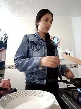 Snapshot of Bonny_Klote chatting on February 7, 2025, 1:47 am Bonny Klote online show from February 7, 2025, 1:47 am