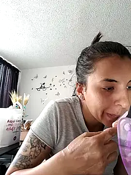 Snapshot of Bonny_Klote chatting on February 8, 2025, 6:12 pm Bonny Klote online show from February 8, 2025, 6:12 pm