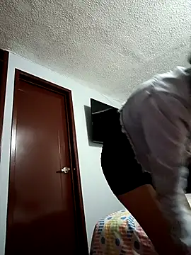 Snapshot of Bonny_Klote chatting on February 20, 2025, 9:31 pm Bonny Klote online show from February 20, 2025, 9:31 pm